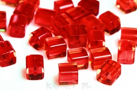 Koraliki szklane kostki czerwone 1cm 5szt -KS214